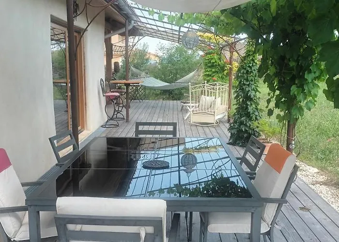 Lache Prise Проживание в семье Les Mages